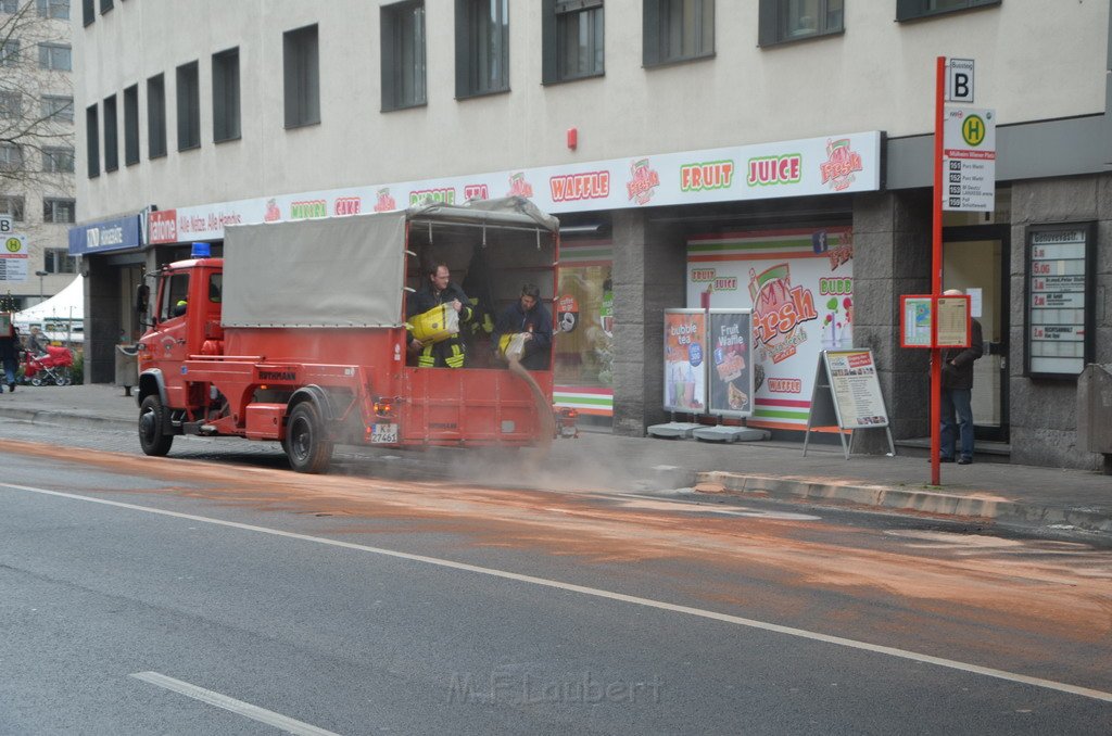 Stadtbus fing Feuer Koeln Muelheim Frankfurterstr Wiener Platz P359.JPG